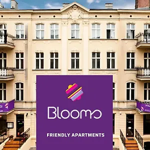 Blooms - Center By Friendly Poznaň